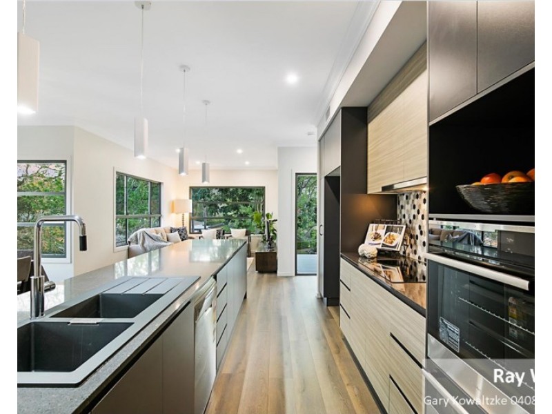 3 Ferguson Street, Mount Lofty QLD 4350