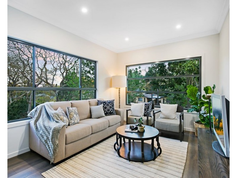 3 Ferguson Street, Mount Lofty QLD 4350