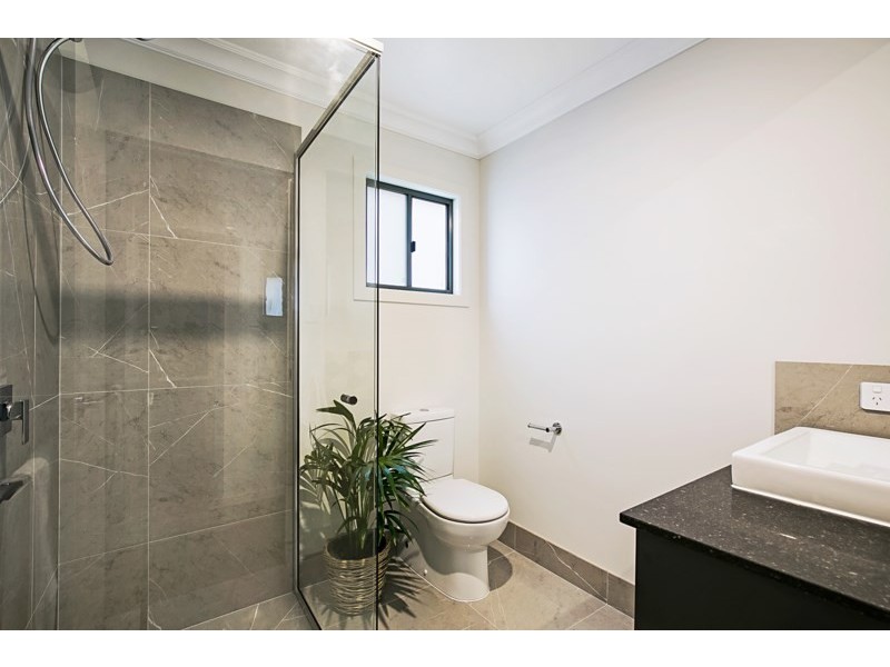 3 Ferguson Street, Mount Lofty QLD 4350