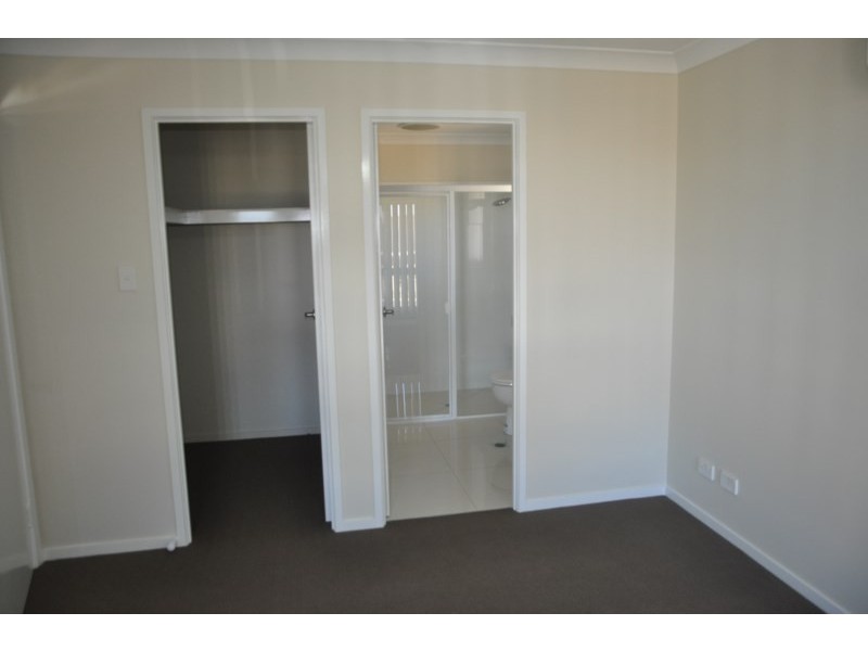 27 Cashmore Street, Wyreema QLD 4352