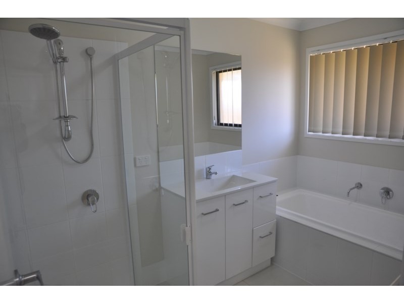 27 Cashmore Street, Wyreema QLD 4352