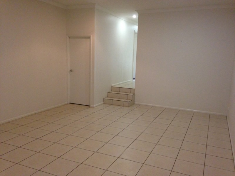 2/6 Winning Street, Glenvale QLD 4350