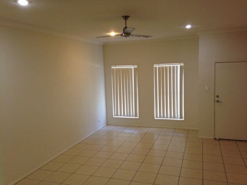 2/6 Winning Street, Glenvale QLD 4350