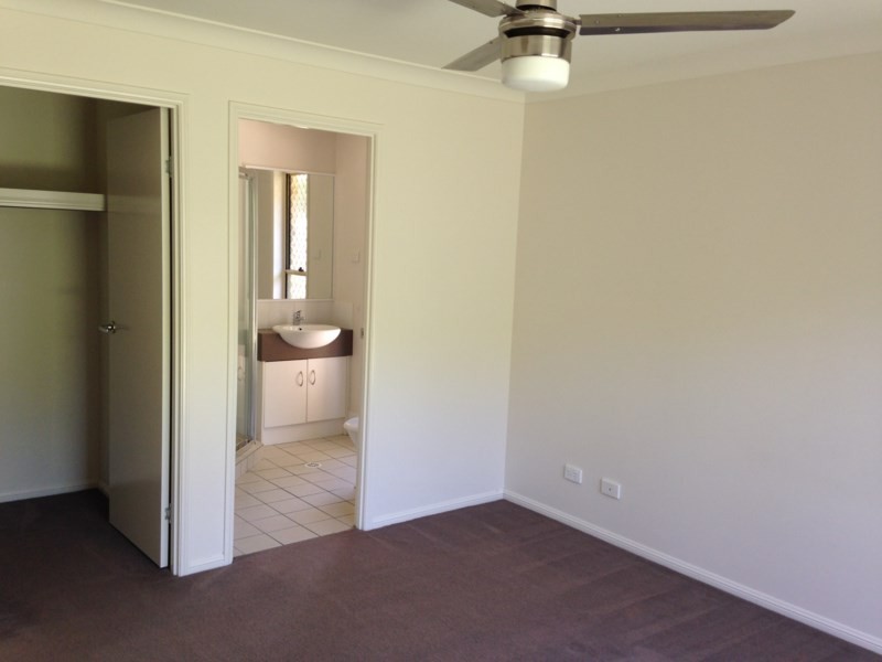 2/6 Winning Street, Glenvale QLD 4350