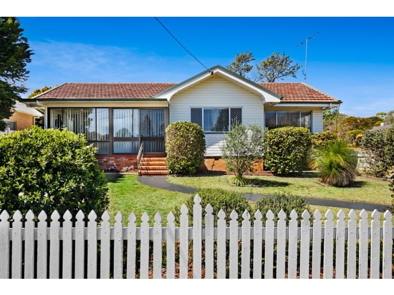 12 Lovett Street, Rangeville QLD 4350