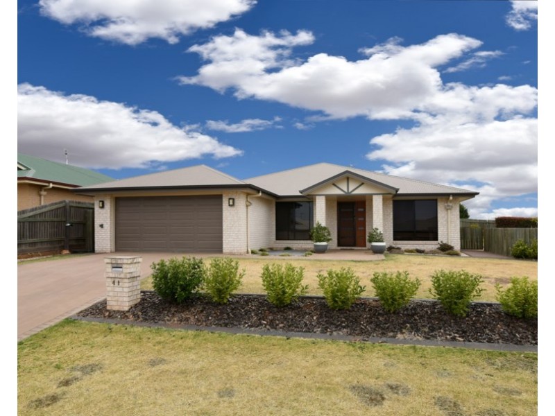 41 Honeyeater Drive, Highfields QLD 4352