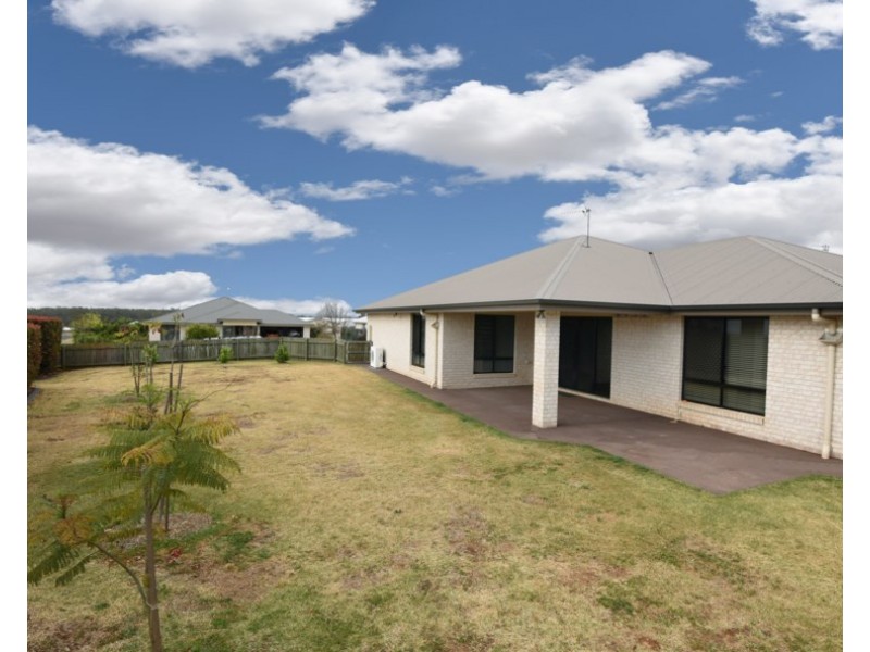 41 Honeyeater Drive, Highfields QLD 4352