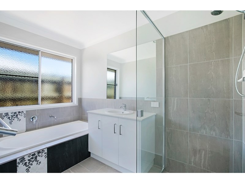 10 Nash Drive, Glenvale QLD 4350