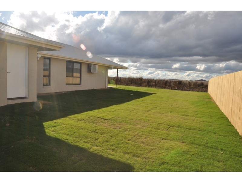 7 Mia Street, Wyreema QLD 4352