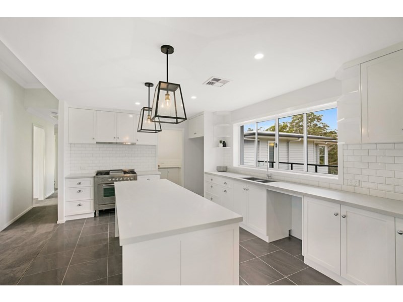 292 Rowbotham Street, Middle Ridge QLD 4350