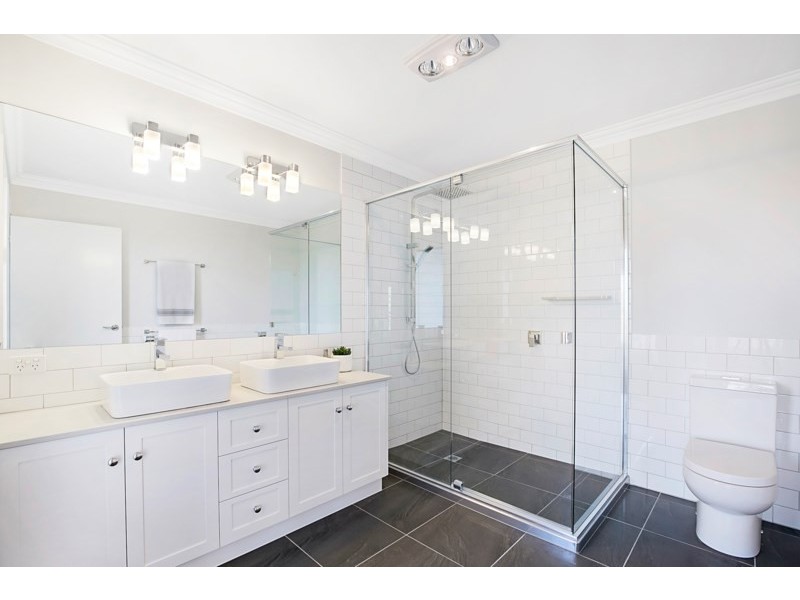 292 Rowbotham Street, Middle Ridge QLD 4350