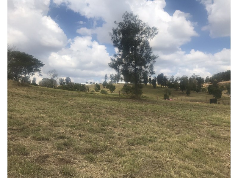 31 O’Neils Road, Withcott QLD 4352