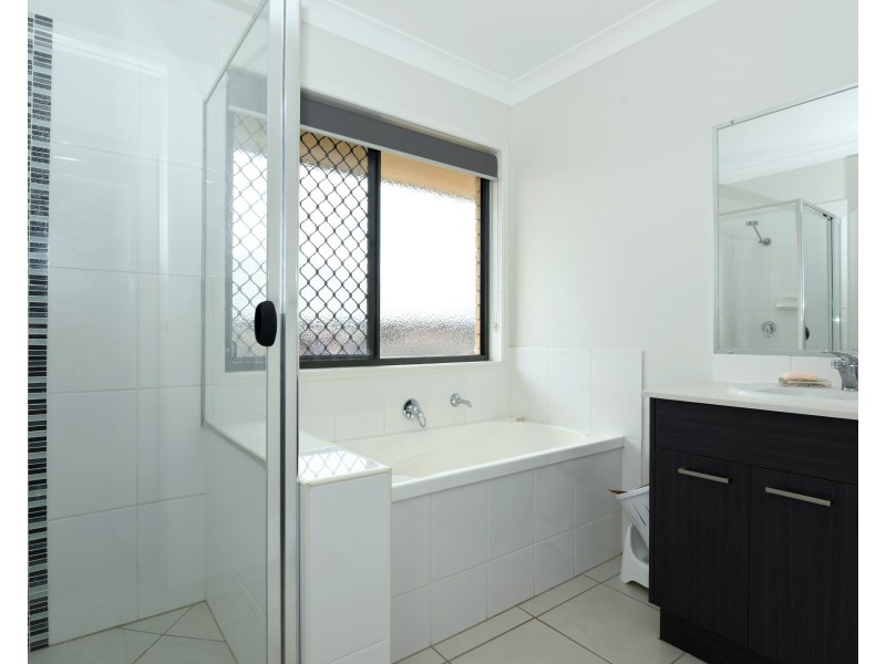 7 Goshawk Drive, Kleinton QLD 4352