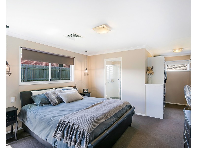 20 Beardsworth Court, Middle Ridge QLD 4350