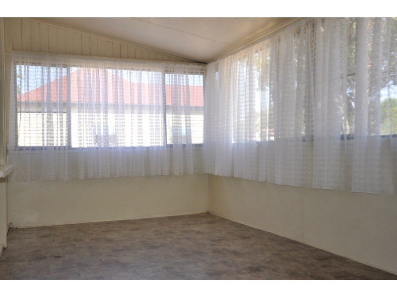 249 Bridge Street, Newtown QLD 4350