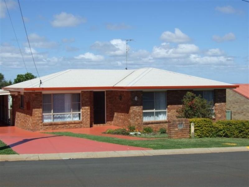 6 Bhutan Court, Newtown QLD 4350