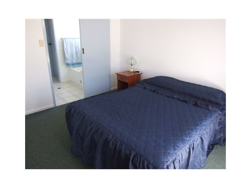 6 Bhutan Court, Newtown QLD 4350