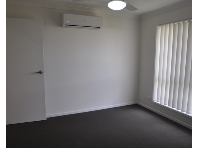 1/31 Weebah Place, Cambooya QLD 4358