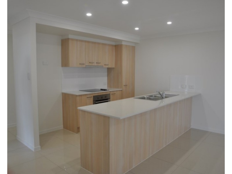 1/31 Weebah Place, Cambooya QLD 4358