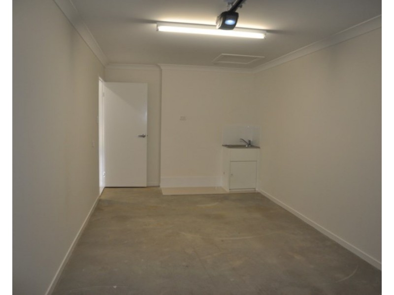 1/31 Weebah Place, Cambooya QLD 4358
