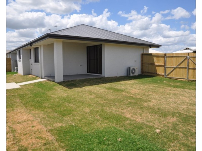 1/31 Weebah Place, Cambooya QLD 4358