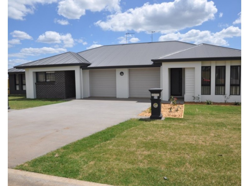 1/31 Weebah Place, Cambooya QLD 4358
