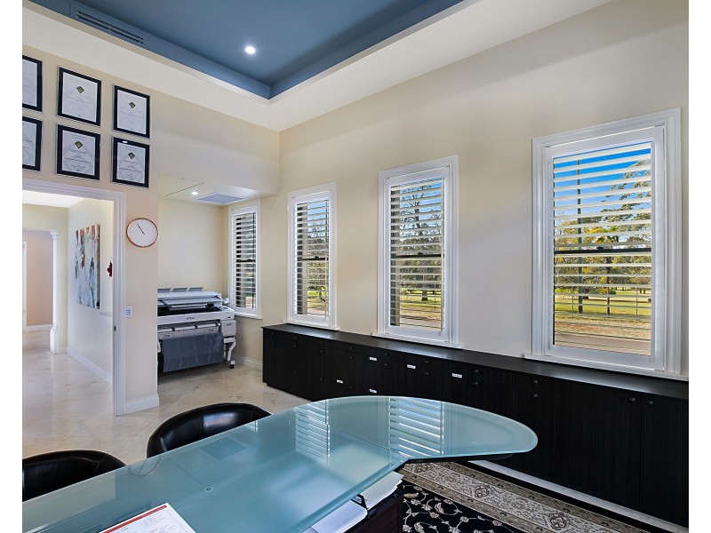 10 Caithness Court, Middle Ridge QLD 4350