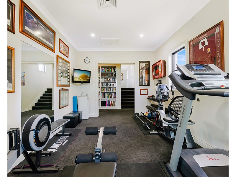 10 Caithness Court, Middle Ridge QLD 4350