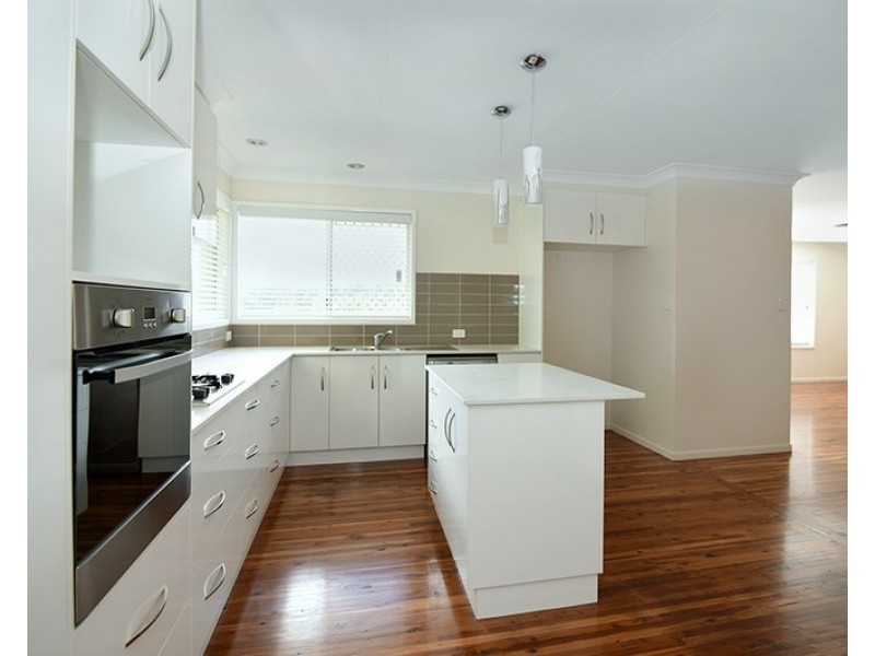 8 Veronica Court, Centenary Heights QLD 4350
