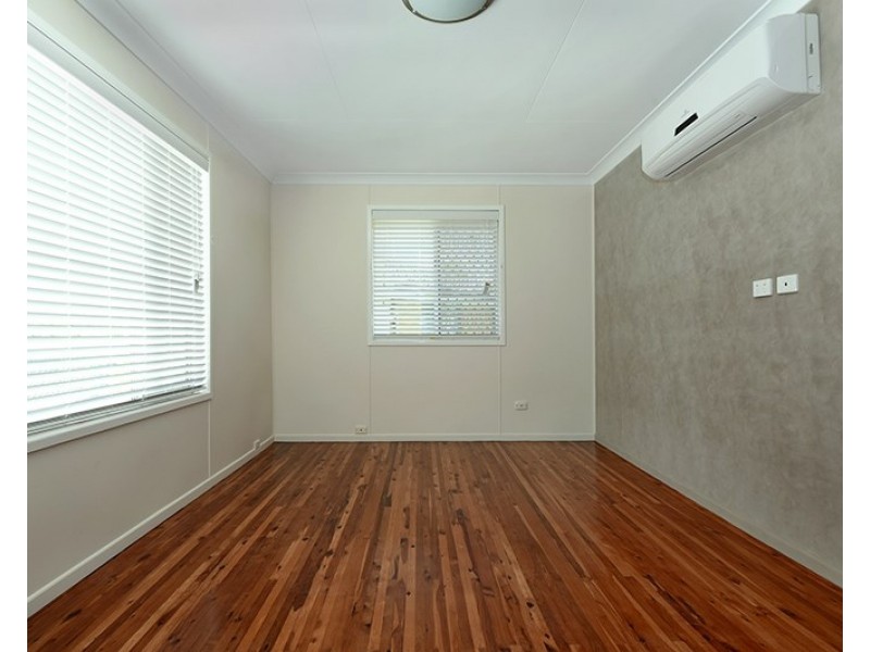 8 Veronica Court, Centenary Heights QLD 4350