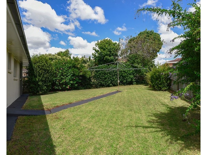 8 Veronica Court, Centenary Heights QLD 4350