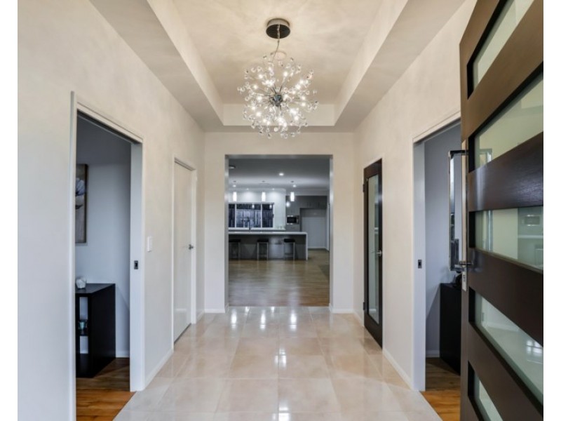 38 Carinya Drive, Hodgson Vale QLD 4352