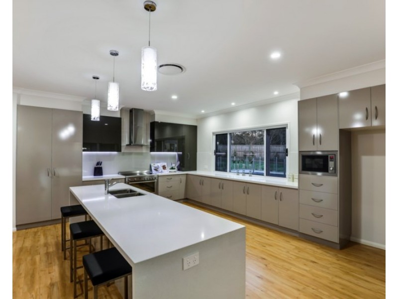 38 Carinya Drive, Hodgson Vale QLD 4352