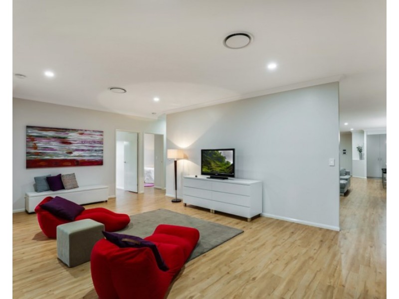 38 Carinya Drive, Hodgson Vale QLD 4352