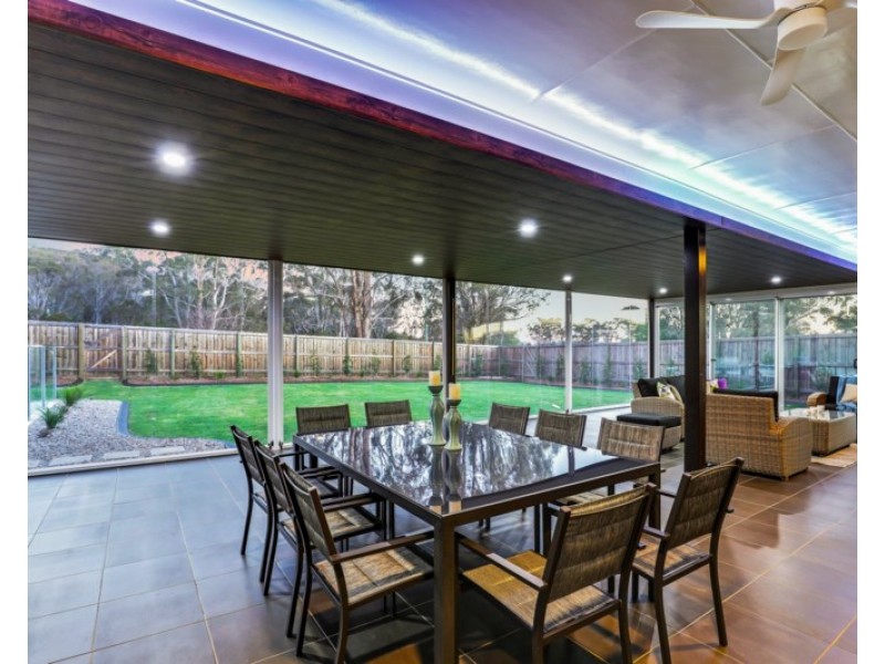 38 Carinya Drive, Hodgson Vale QLD 4352