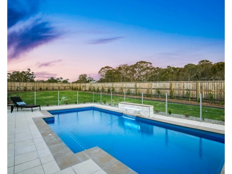 38 Carinya Drive, Hodgson Vale QLD 4352