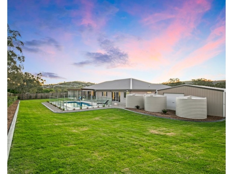 38 Carinya Drive, Hodgson Vale QLD 4352