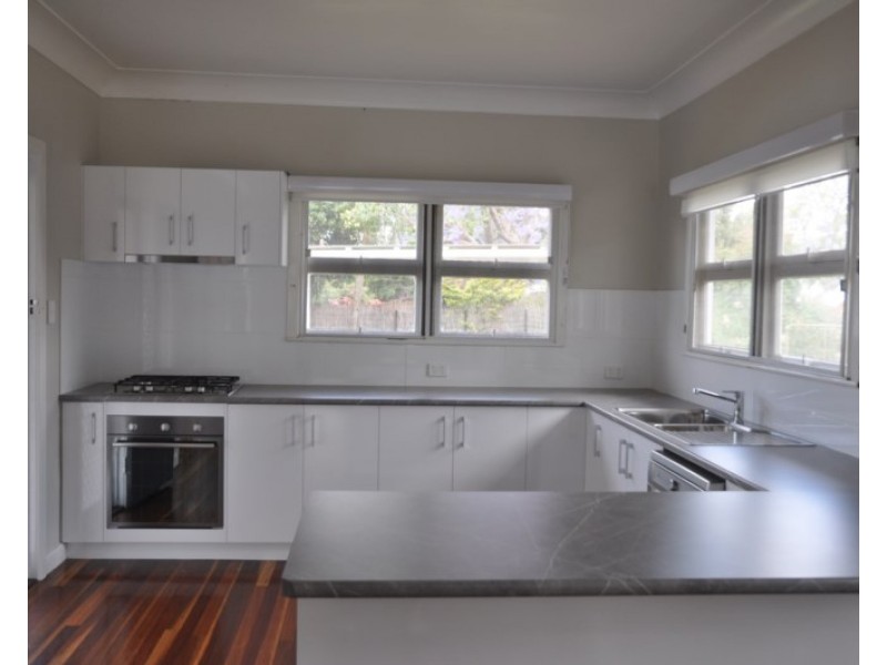 22 Hennessy Street, Harristown QLD 4350