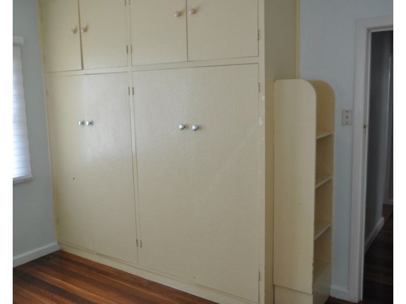 22 Hennessy Street, Harristown QLD 4350