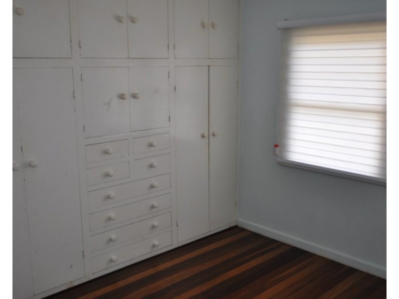 22 Hennessy Street, Harristown QLD 4350