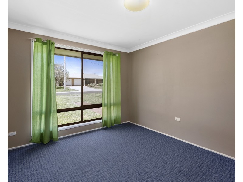 25 Arabian Street, Harristown QLD 4350