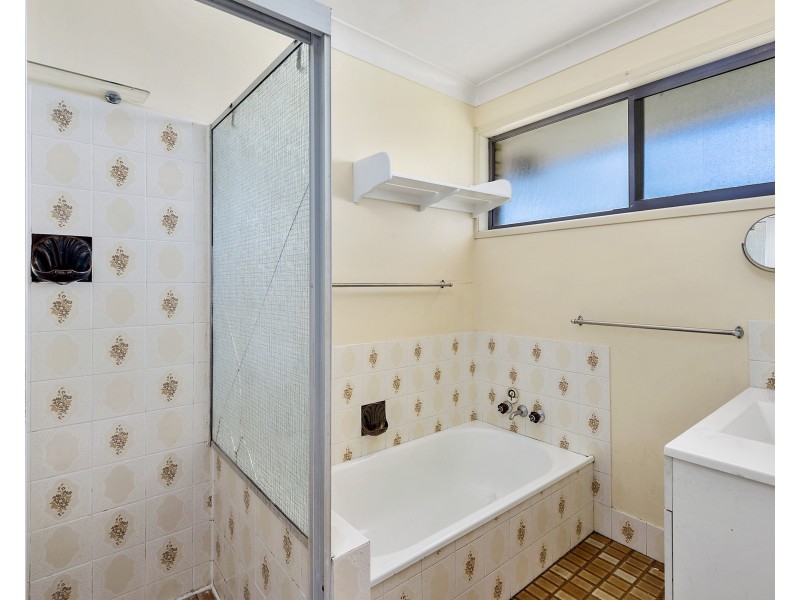 25 Arabian Street, Harristown QLD 4350