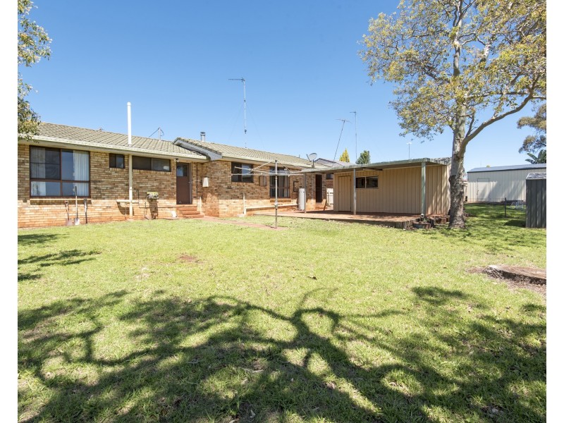 25 Arabian Street, Harristown QLD 4350