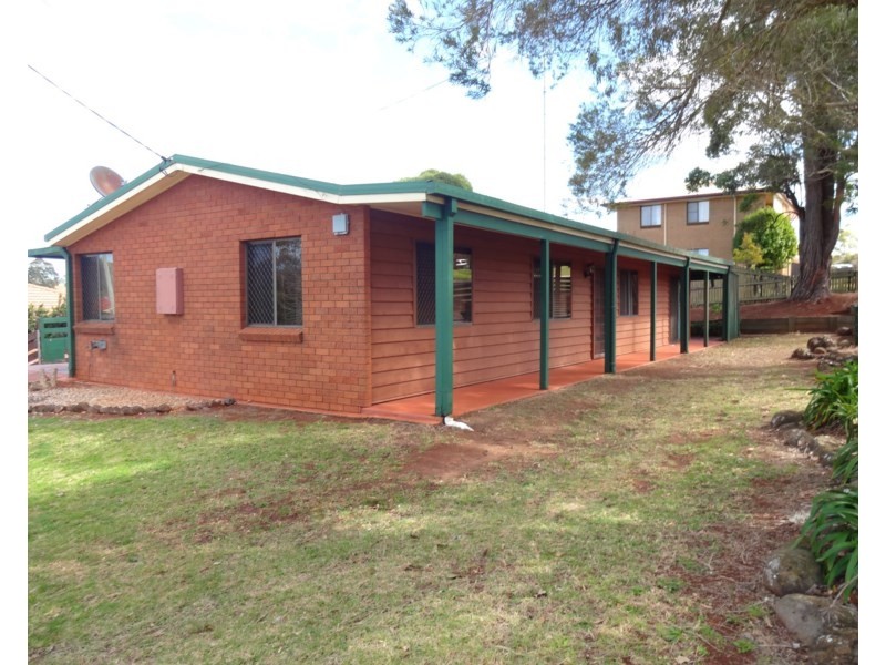 14 Agnes Street, Centenary Heights QLD 4350