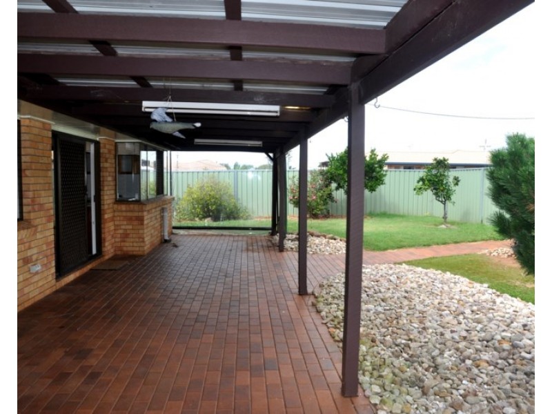 2 Matthews Street, Harristown QLD 4350