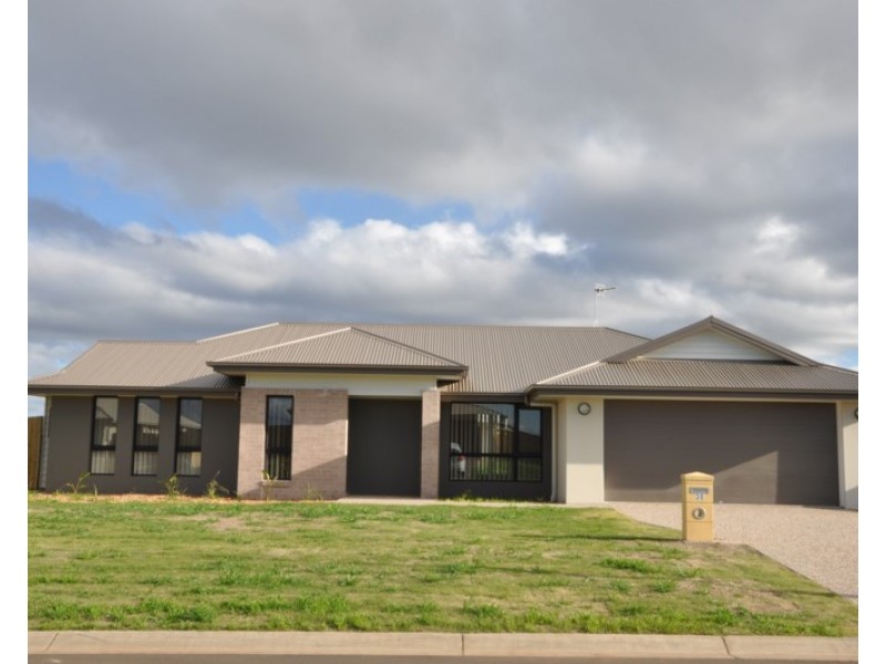 30 Mia Street, Wyreema QLD 4352