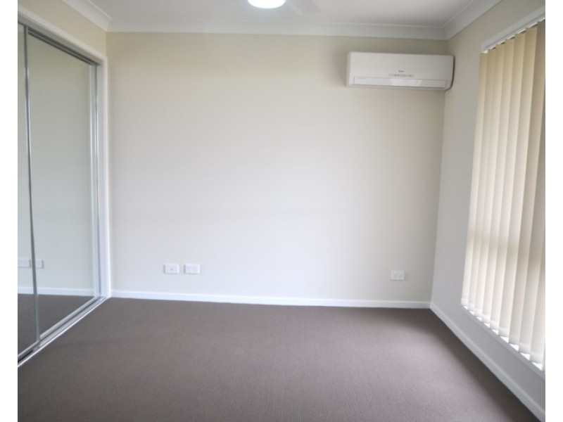 30 Mia Street, Wyreema QLD 4352
