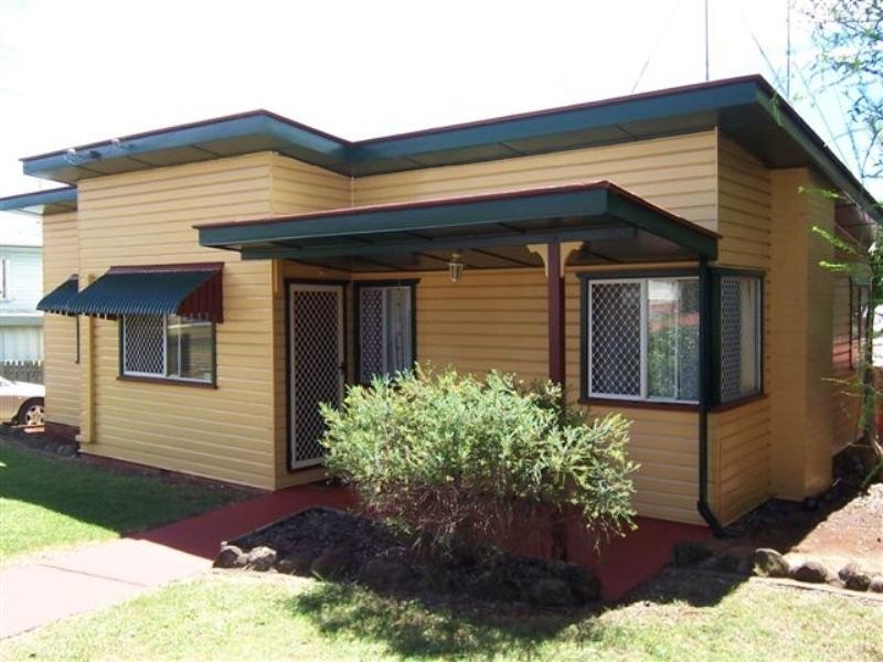 15 Avondale Street, Newtown QLD 4350
