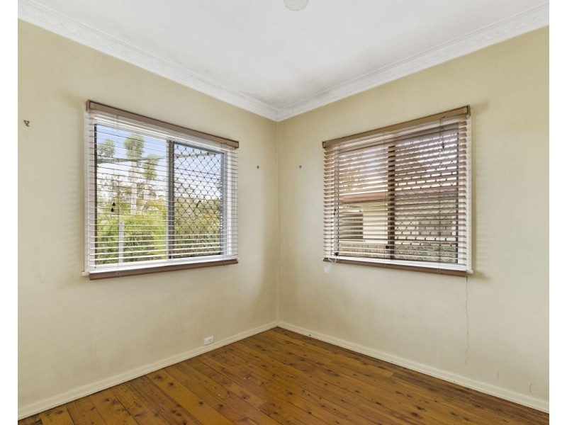 7 Tancred Avenue, Newtown QLD 4350