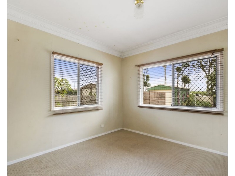 7 Tancred Avenue, Newtown QLD 4350